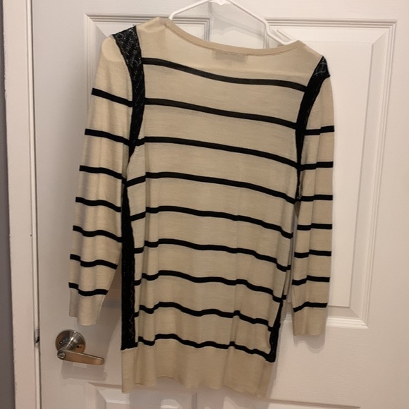 Loft women sweater never worn tag on - Picture 2 of 3